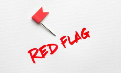 Friendship Red Flag Behaviors That Shouldn't Be Ignored